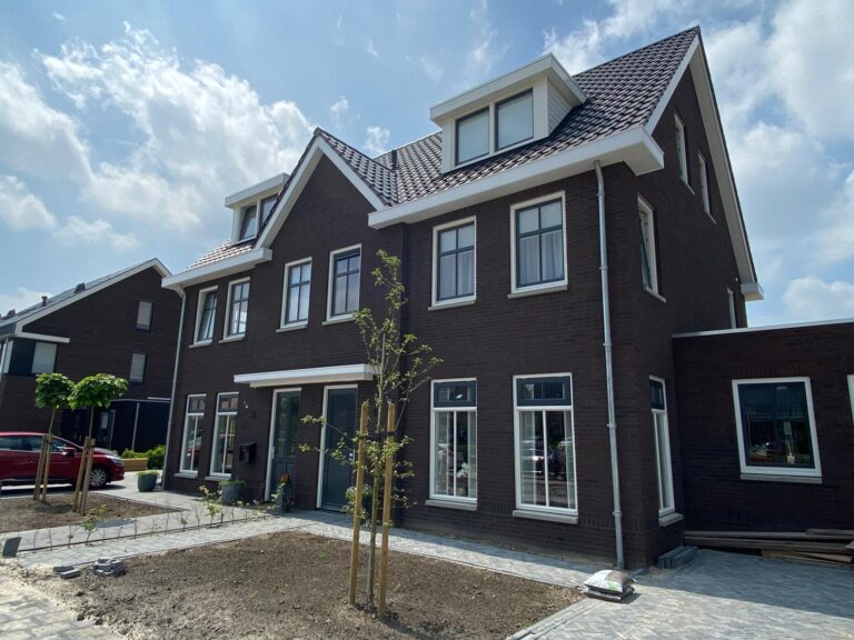 Woningbouw – 2 onder 1 kap Emmeloord